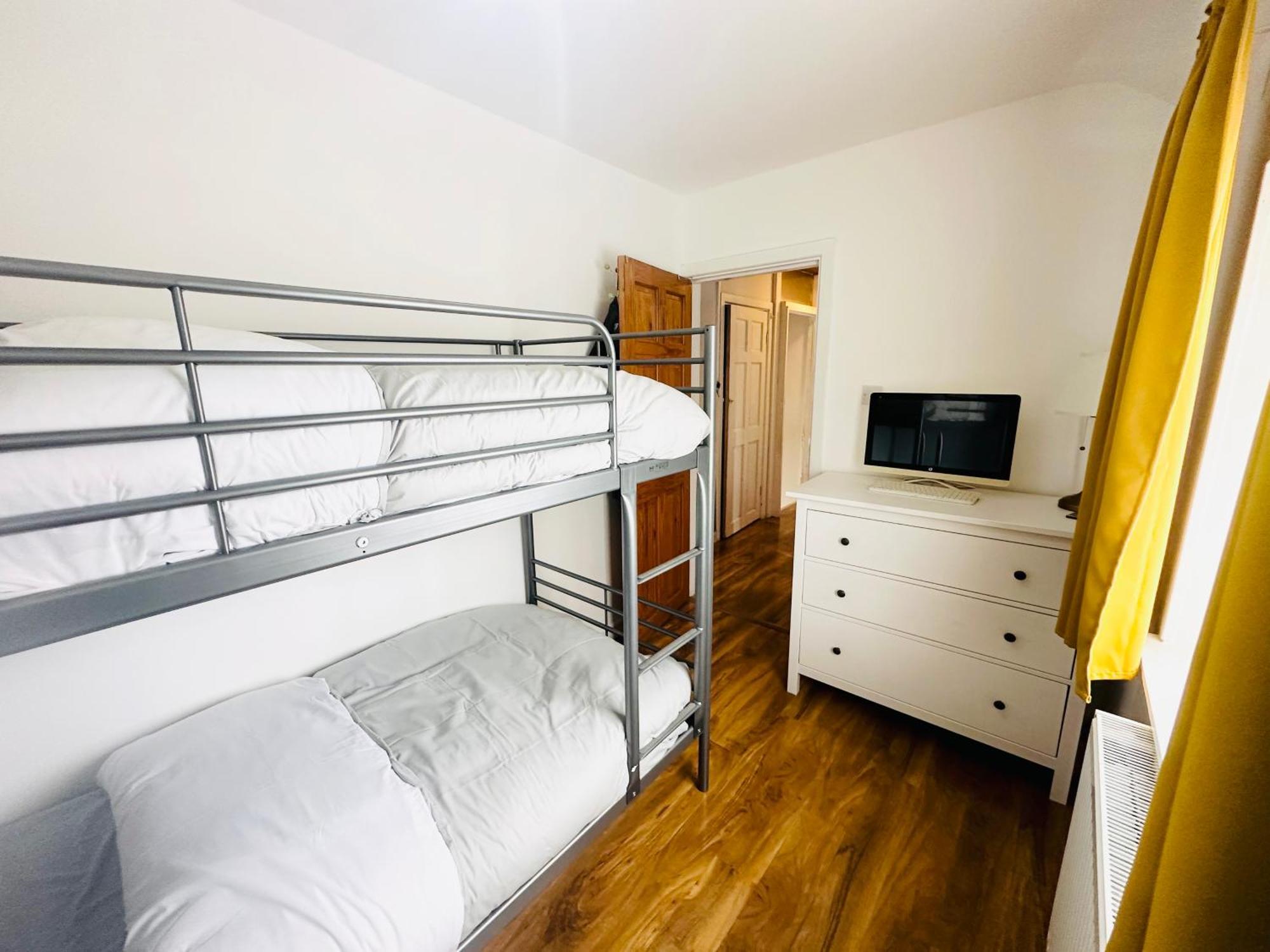 Beautiful Home In London With Easy Access To Central London Sutton  Extérieur photo