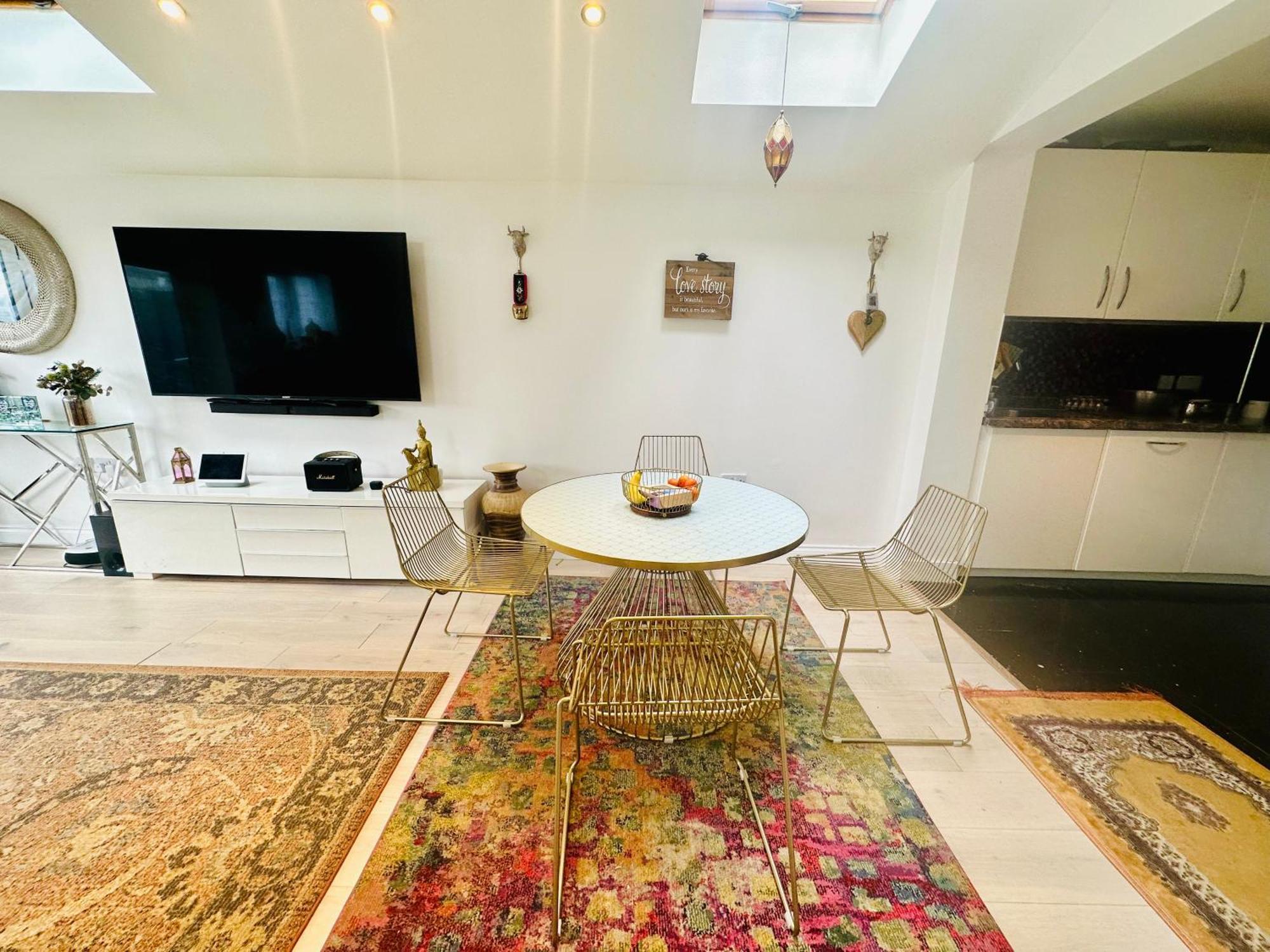 Beautiful Home In London With Easy Access To Central London Sutton  Extérieur photo